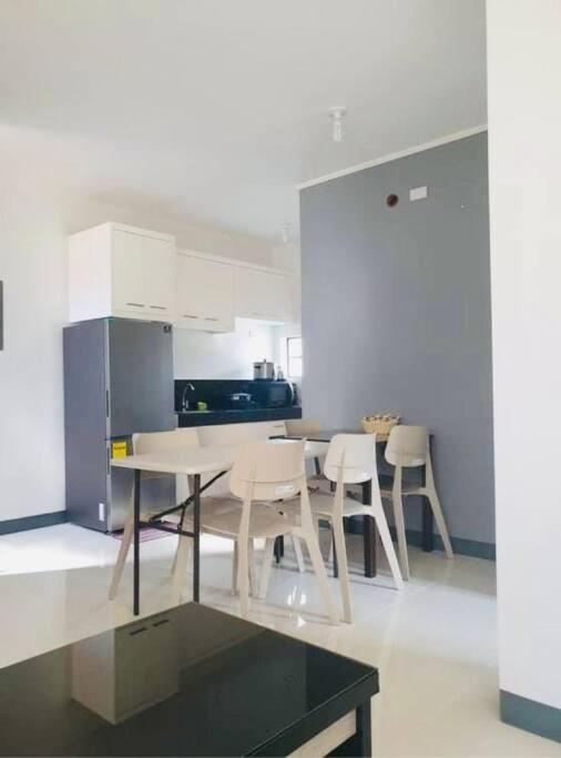 Cozy Home At A Private Subdivision Abucay Extérieur photo