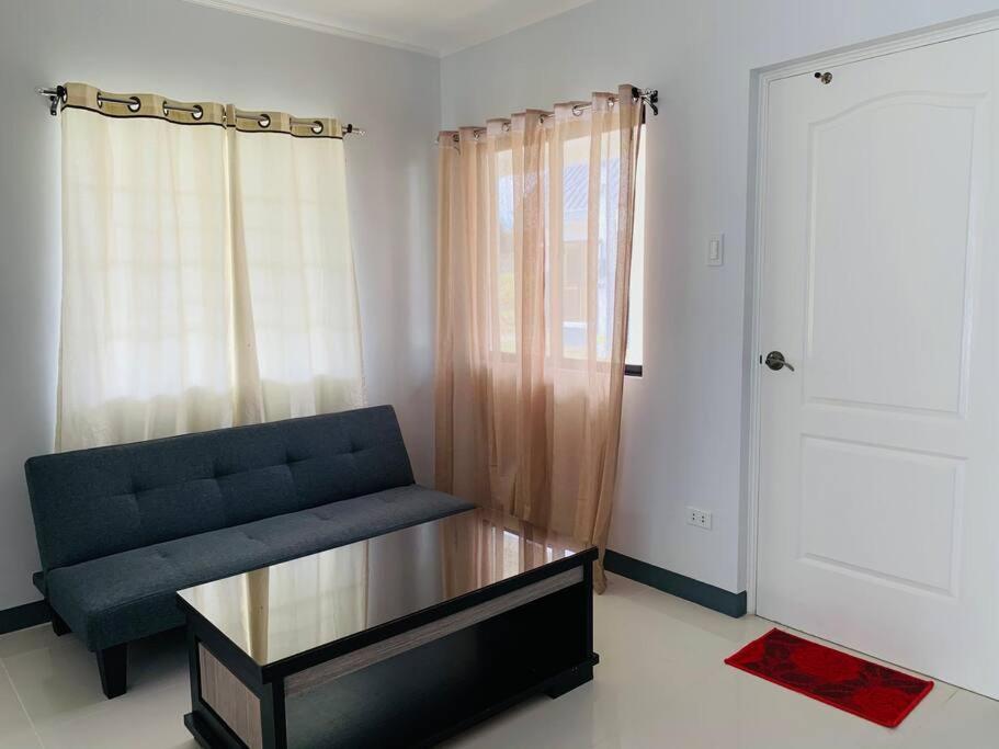 Cozy Home At A Private Subdivision Abucay Extérieur photo